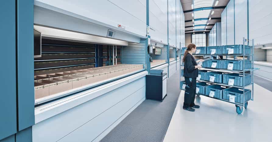 Automated storage and retrieval system deals